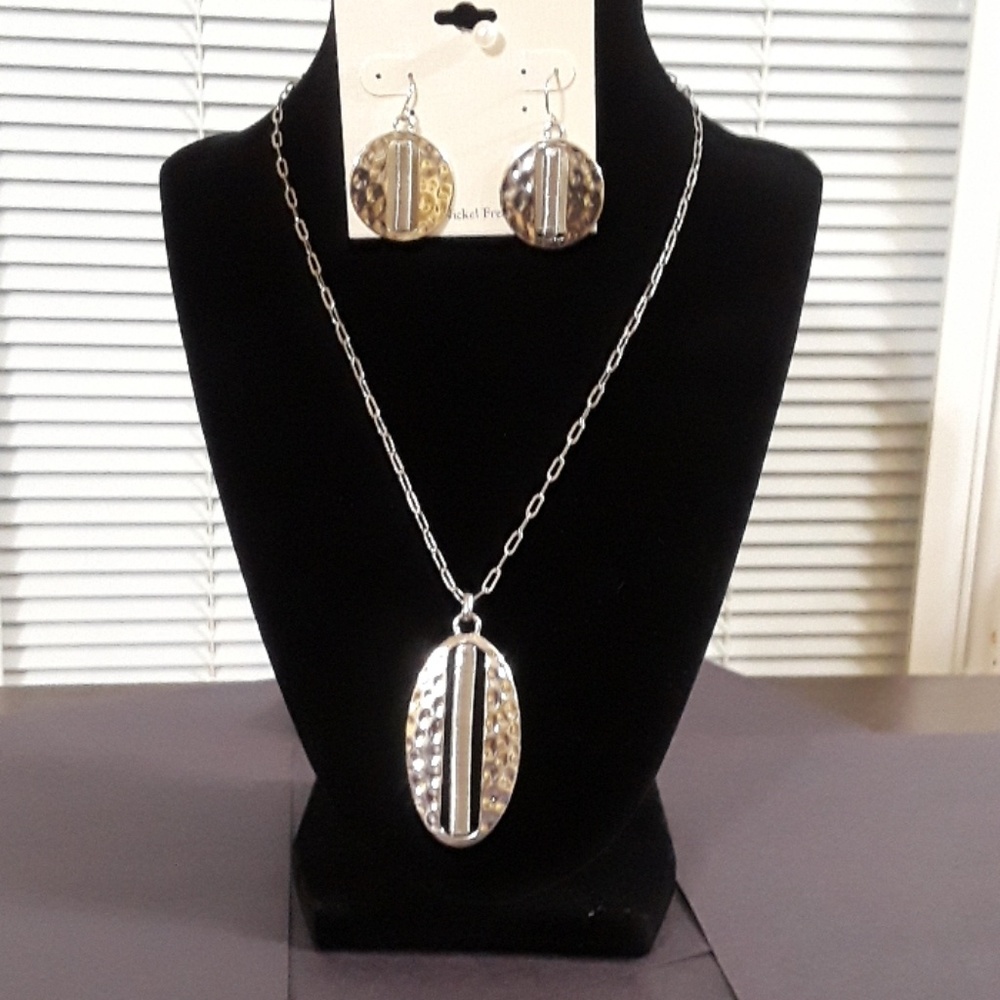 Necklaces set